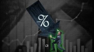 CEO analisando gráfico de estratégia de marketing com ROI crescente, símbolo de percentual em destaque sobre gráfico de barras em crescimento